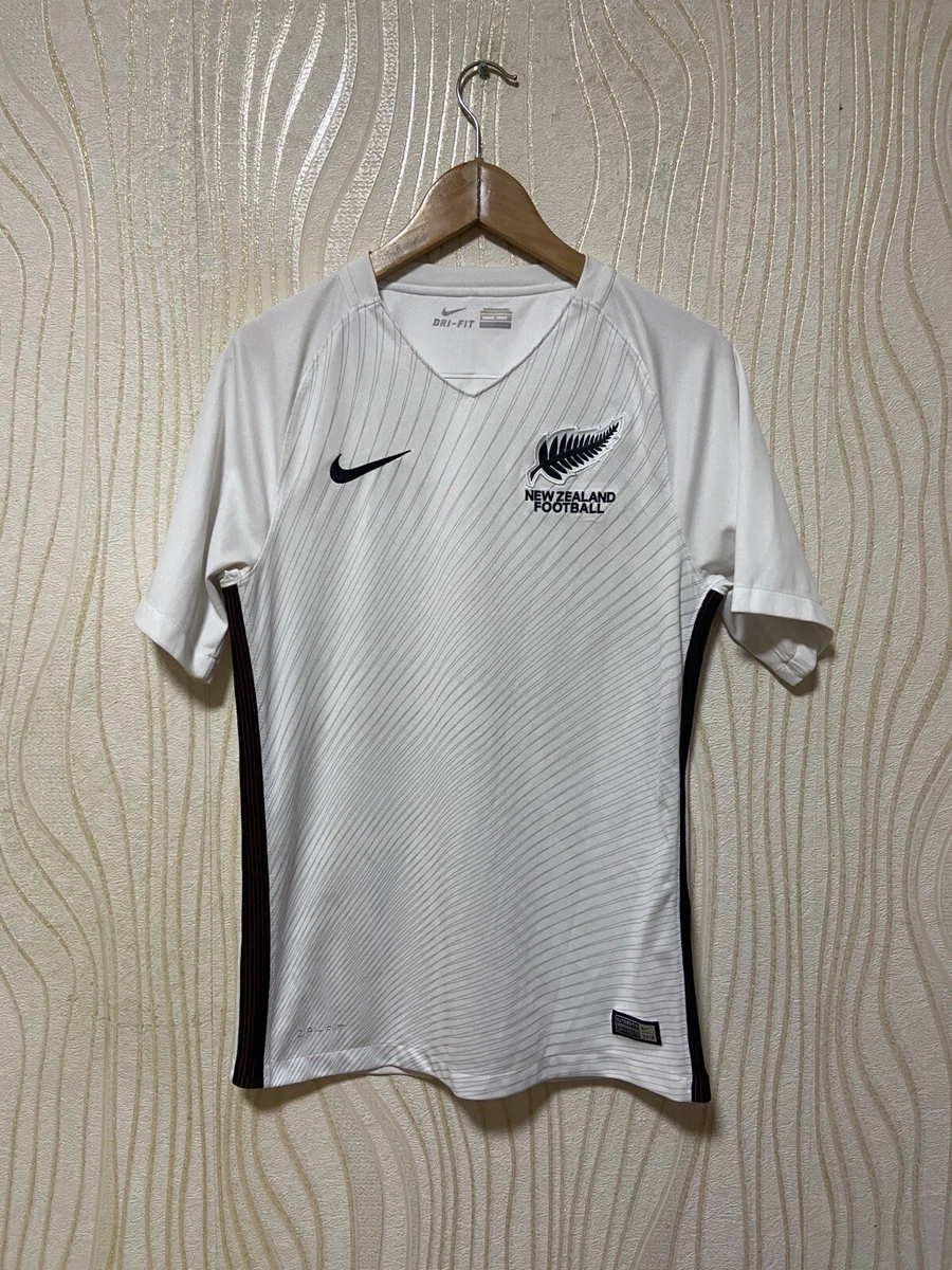 Preços baixos em Nike Nova Zelândia National Team Camisas de