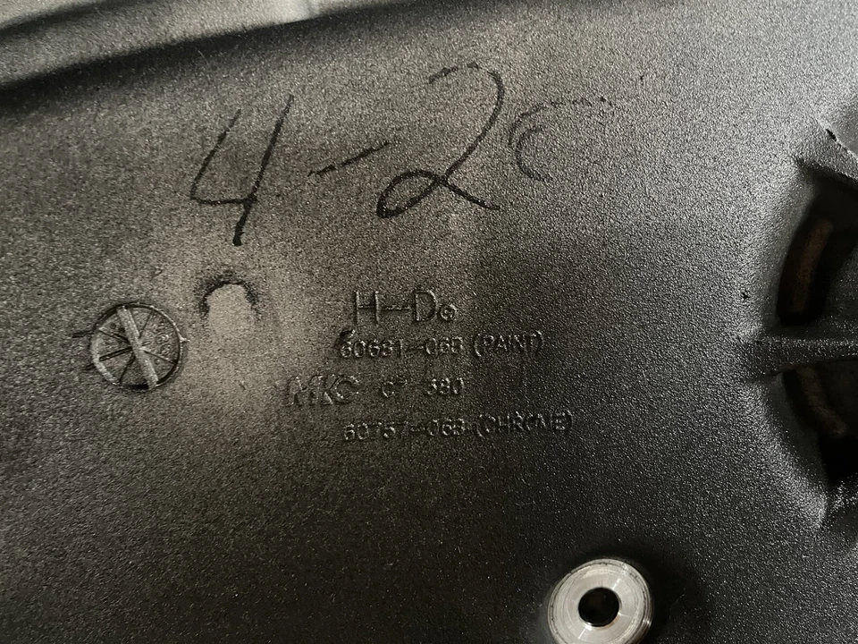 Cubierta de embrague interior Harley Davidson Dyna Switchback FLD Fat Street Bob 09-17 OEM Foto 3 de 4