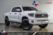 2019 Toyota Tundra TRD SPORT 18" Methods 35" NITTO Tonneau 2 OWNER