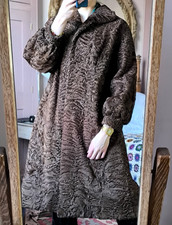 EXCELLENT Glossy Vintage REAL FUR Astrakhan Persian Lamb Coat Brown 10 12 long