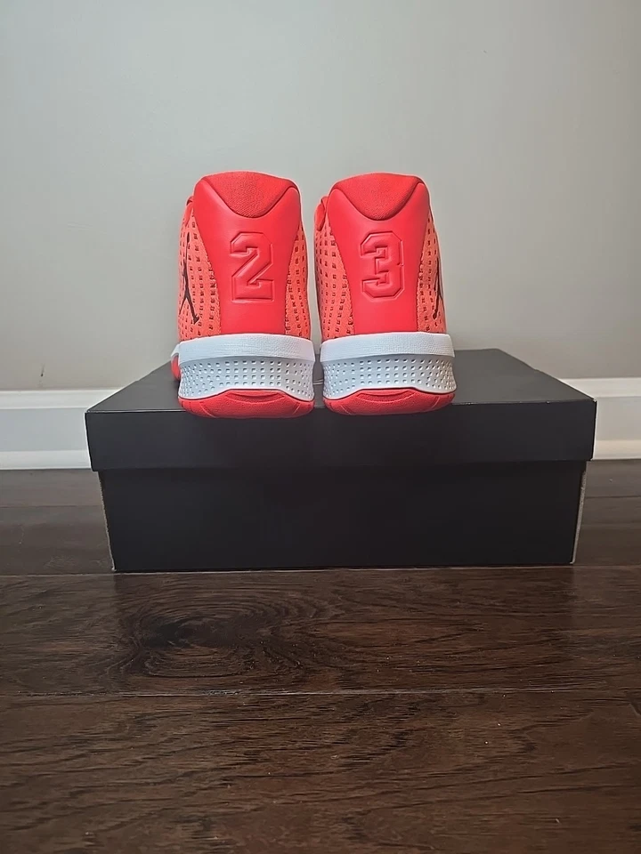 Jordan B Fly 运动鞋男式 11 码红色篮球鞋 - 881444 803 — 第 2/4 张图片