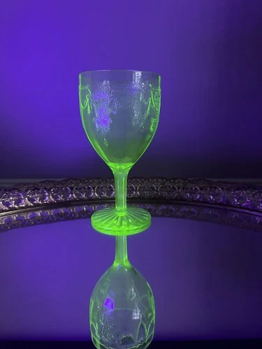 Cameo Ballerina Green Goblet Anchor Hocking 6” 1930’s Depression Glass