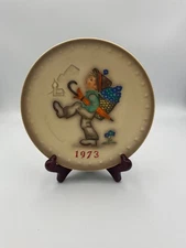M.J. Hummel Annual Plate 1973 3rd Annual Goebel Bas-Relief Plate West Germany