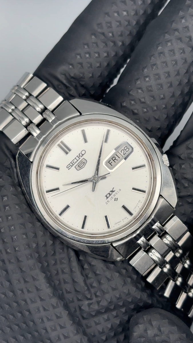 SEIKO 5 6106-7000 Automatic Black Dial Men's Watch Day Issue