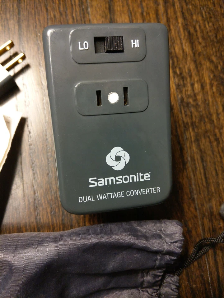 Samsonite Travel Dual Wattage Converter Adaptor Plug Kit With Pouch - Изображение 2 из 4