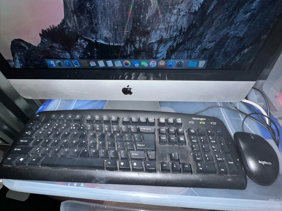 Apple iMac 21.5" Mid 2011 Core i5 2.5GHz 6GB RAM 500GB HDD Radeon HD 6750M - Image 2 of 4