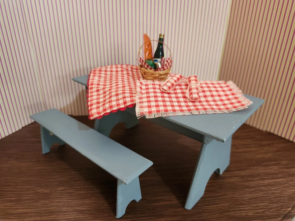 Pitty Pat Dollhouse Miniatures Trestle Table and Bench Picnic Lot 1:12 Scale - Image 2 of 4