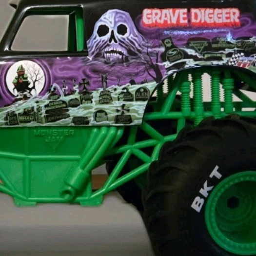 Exclusive Monster Jam Grave Digger Monster Truck No Remote Control 14 Inch - Image 3 of 4