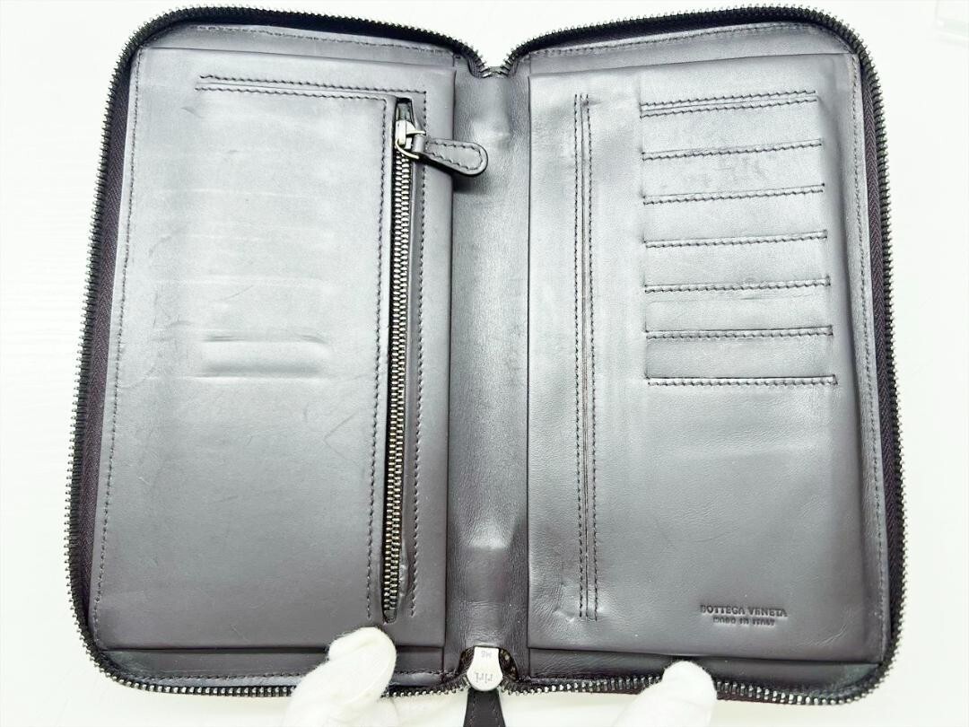 BOTTEGA VENETA Intrecciato W/ Handle Long Round Zip Wallet