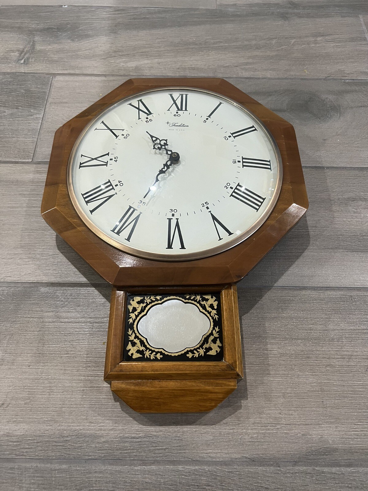 1967 Vintage Tradition Glass Face Wall Clock Made In U.S.A. Pre Owned