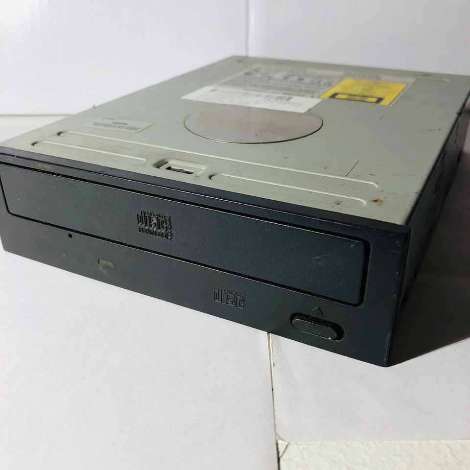 LITE-ON IT Corp (LTR-24102B) Internal CD-RW Drive Compaq Pn#257693-E30 - Image 4 of 4