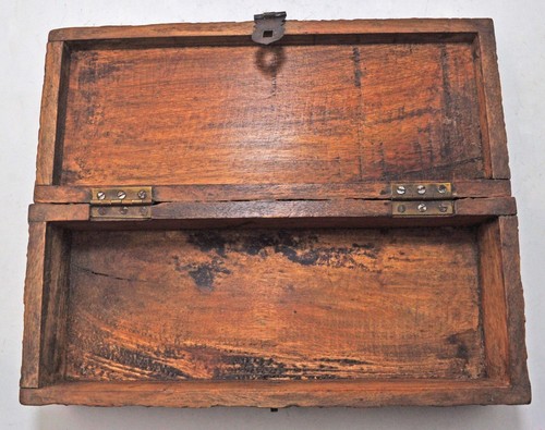 Vintage Wooden Small Storage Box Original Old Hand Crafted Geometric Carvings - Picture 9 of 10