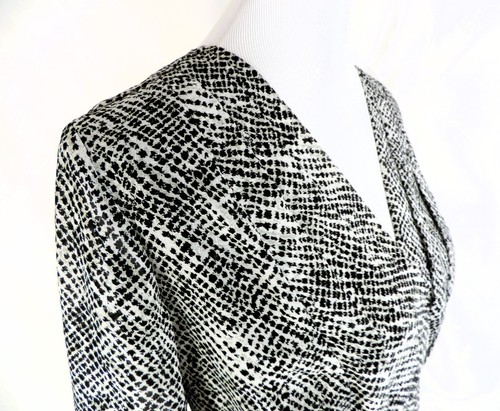 COVINGTON Faux Wrap Blouse Gray M Pleated Front 3/4 Sleeve Lined Side Zip V-Neck - Picture 5 of 18