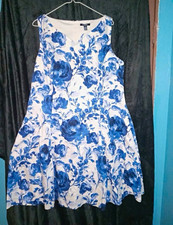 Chaps 16W White/Blue Floral Fit & Flare V-Neck Sleeveless Zip Dress