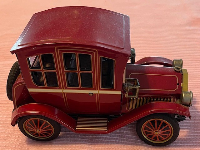 Vintage Tin Toy Grandpa Car Battery Operated Japan Nomura Trademark T.N