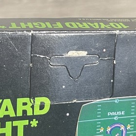 10-Yard Fight (Nintendo Entertainment System, 1985) NES CIB 5 Screw Hangtab