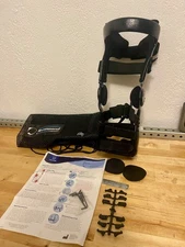 Townsend Thuasne Left Knee Brace Size M BLACK Adjustable In Excellent Condition!
