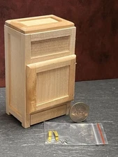 Dollhouse Miniature Ice Box Refrigerator 1:12 one inch scale P57 Dollys Gallery