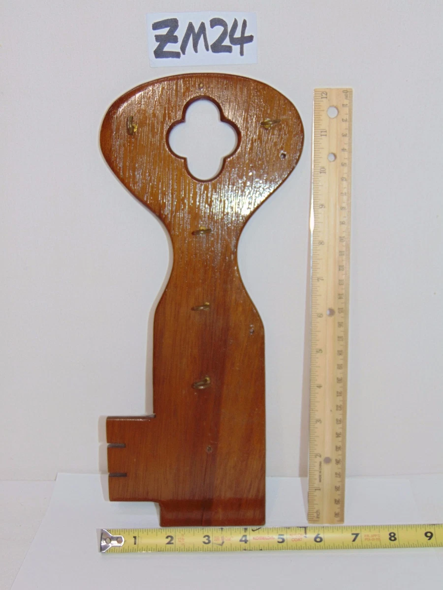 VINTAGE MID CENTURY KEY SHAPED WOOD KEY HOLDER WALL HANGING RACK