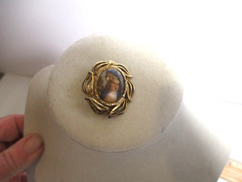 Vintage Mini French Portrait Brooch w Goldtone Scroll Lady Hat Oval Portrait 1"
