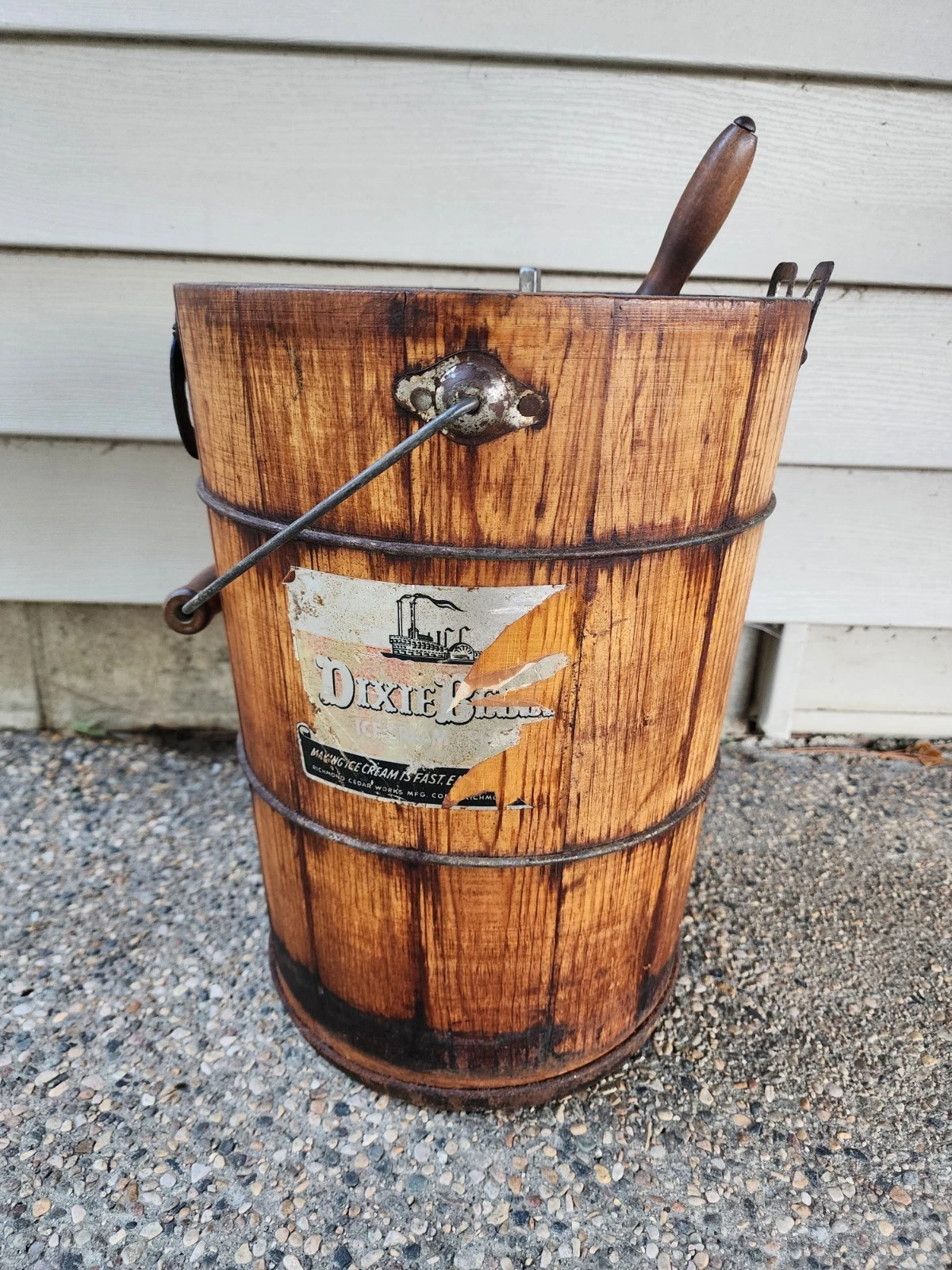 Dixie Belle Ice Cream (2-4 Quart?) Freezer