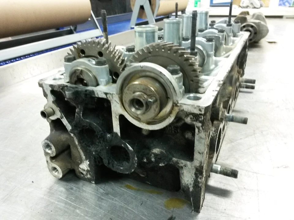 Cabeça de cilindro para 93-97 Geo Prizm 1.8 - Imagem 4 de 4