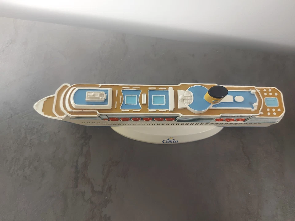 MODELLINO NAVE IN CERAMICA O RESINA COSTA CROCIERE - COSTA ATLANTICA - Immagine 2 di 4