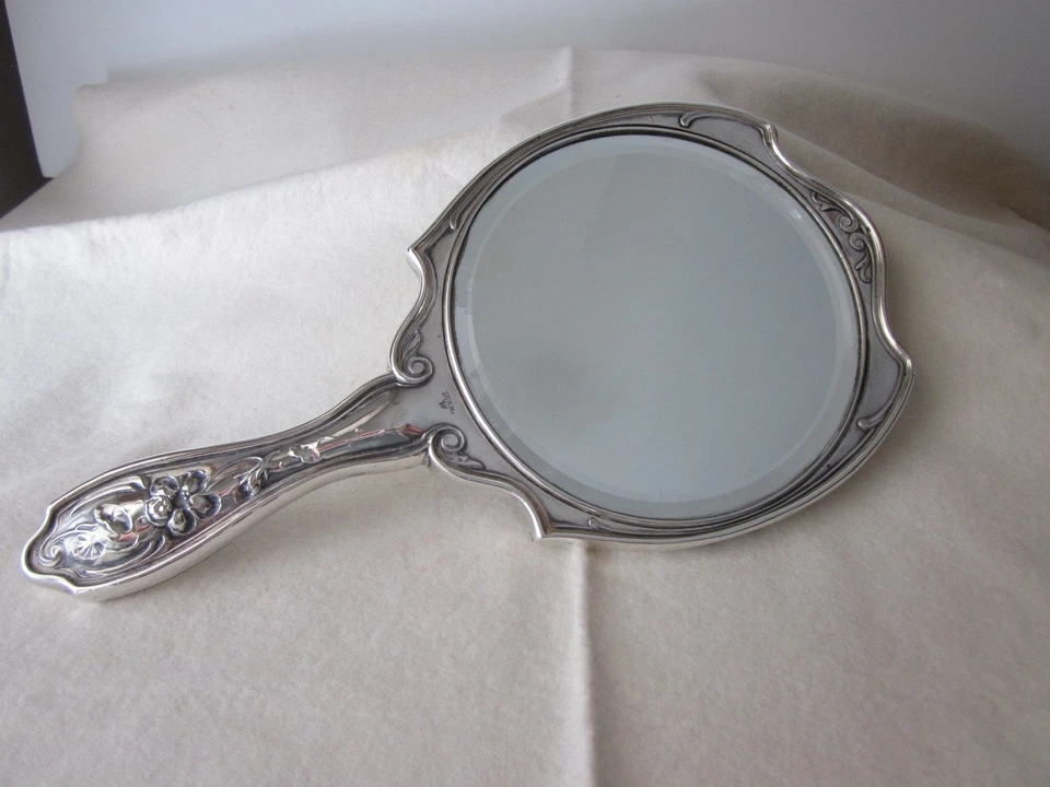Espejo de mano R. Wallace Sterling Art Nouveau repousse capuchas 10 x 5,5 pulgadas Foto 3 de 4