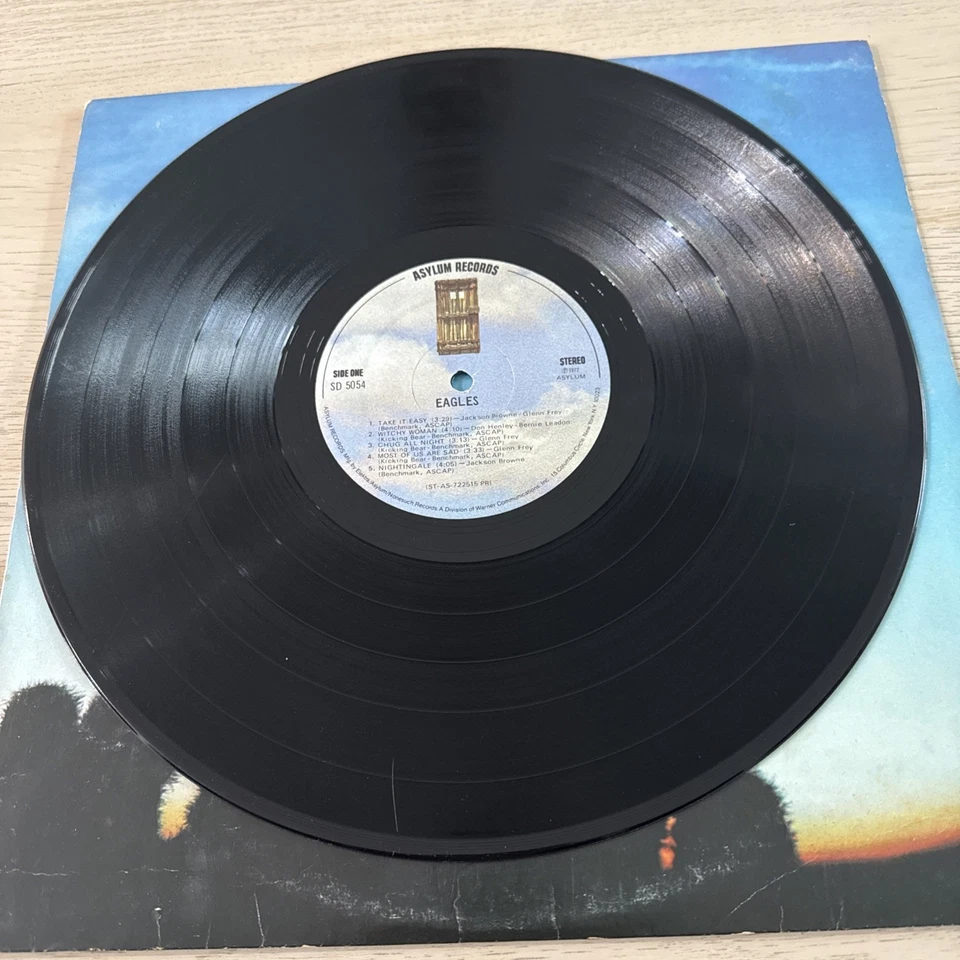 THE EAGLES - Self Titled - LP Vinyl 1972 Debut Album Asylum Records  SD 5054 Foto 4 de 4