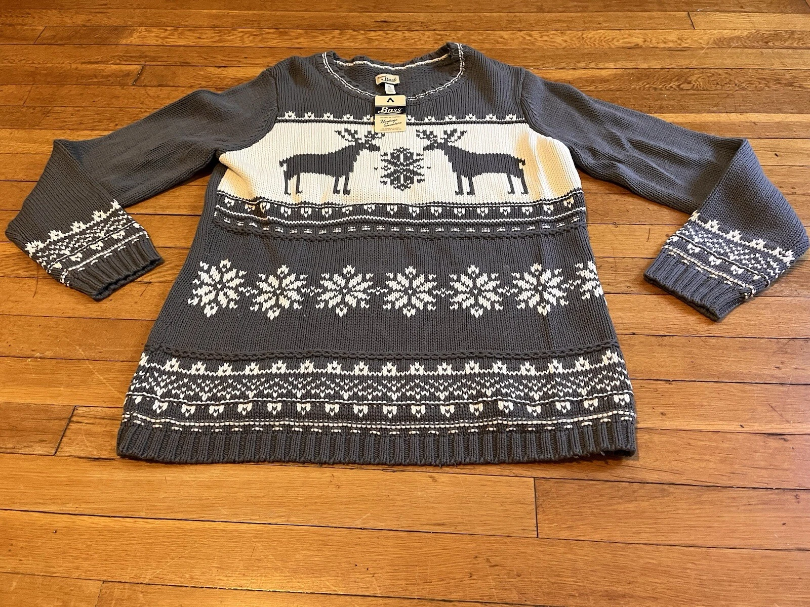 Reindeer Christmas Sweater Women’s Extra Large Grey White All Over Print