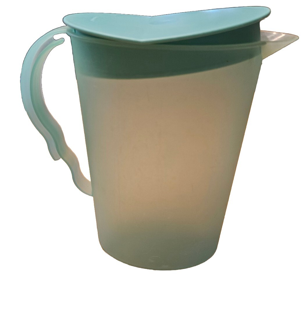 Tupperware 2.1 L 8 3/4 Cups Impressions Pitcher Rocker Top Aqua