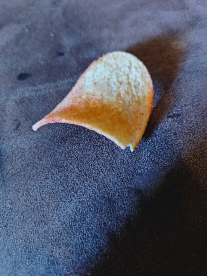 Folded Pringle chip - Image 3 of 3
