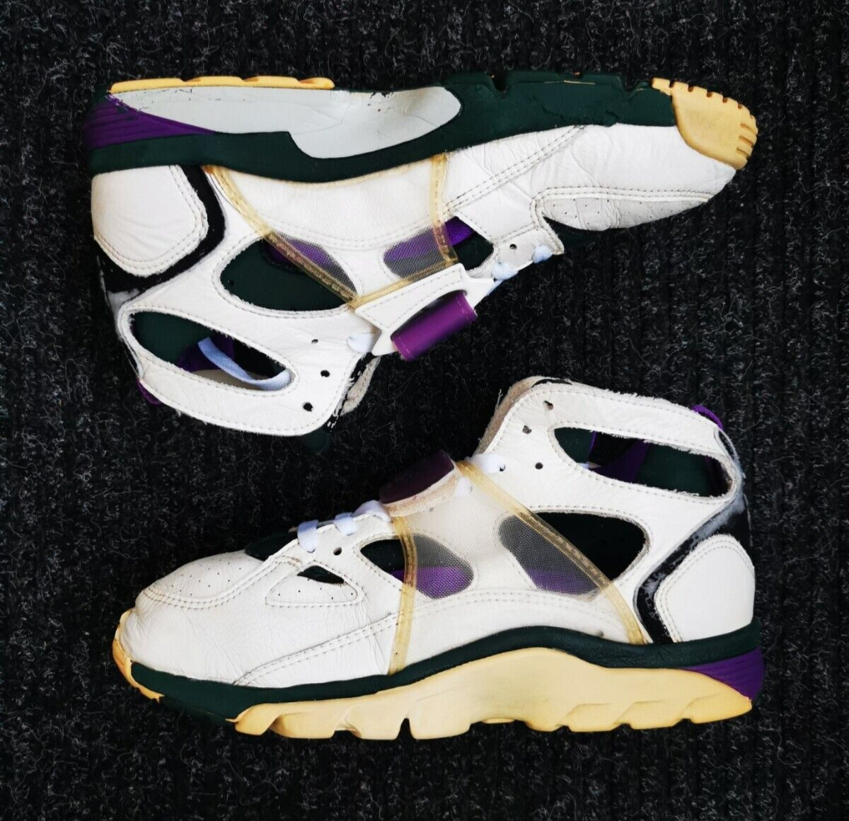 1992 vintage Nike Air Trainer Huarache sneakers shoes hi 1992 vintage Nike Air Trainer Huarache sneakers shoes hi
