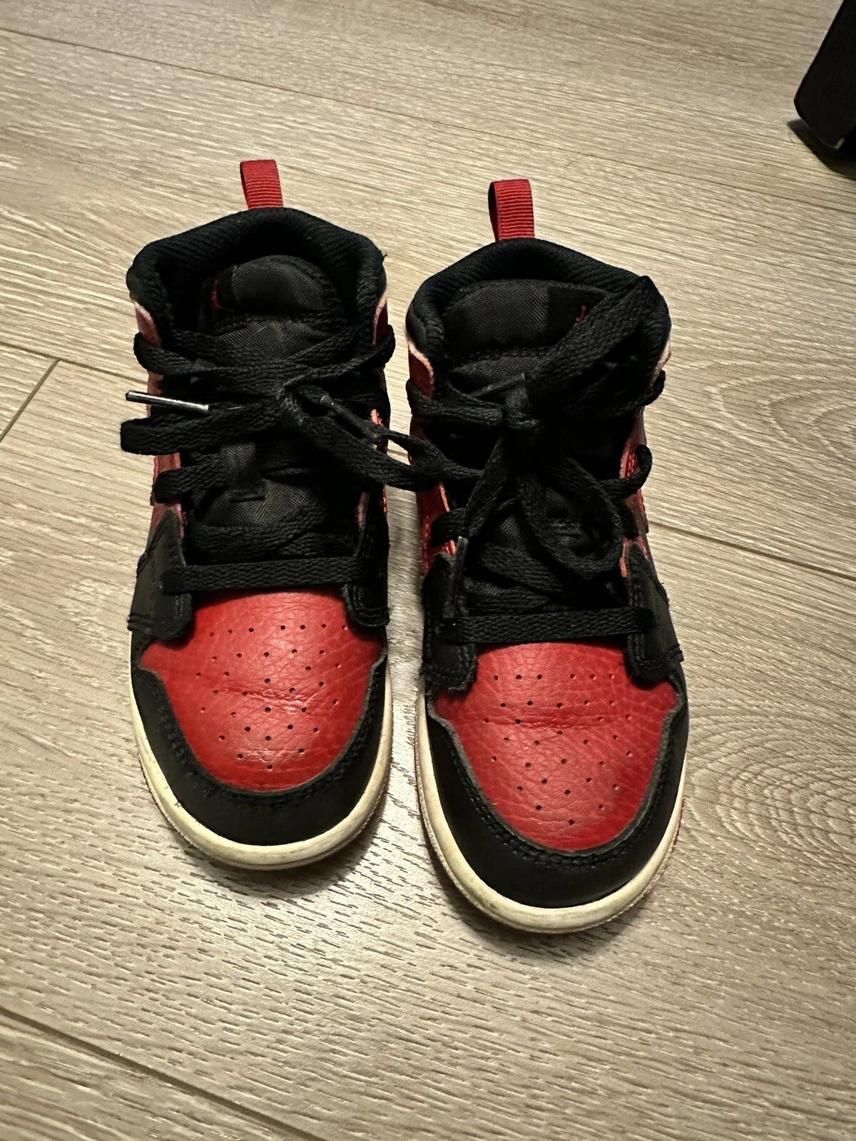 Nike Air Jordan 1 Mid GS Gym Red Banned Bred taglia 10C