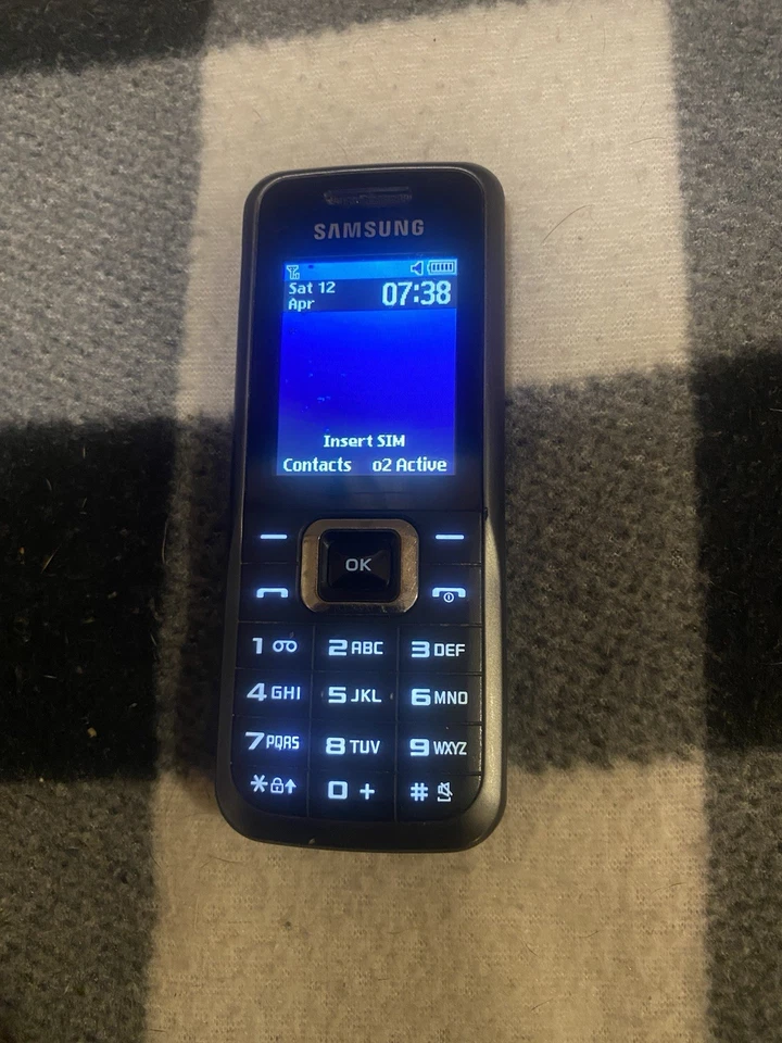 Samsung E2100B Black O2, photo 1 of 4