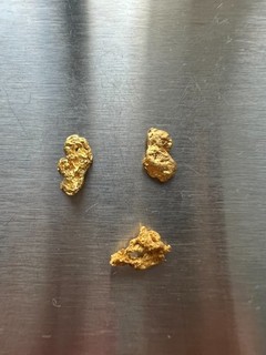 Total 1.00 Grams Australian Natural Gold Nuggets QLD three beautiful nuggets