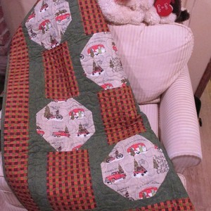 New Hand Made Christmas Truck & Camper Quilt 45" x 62" Machine Quilted