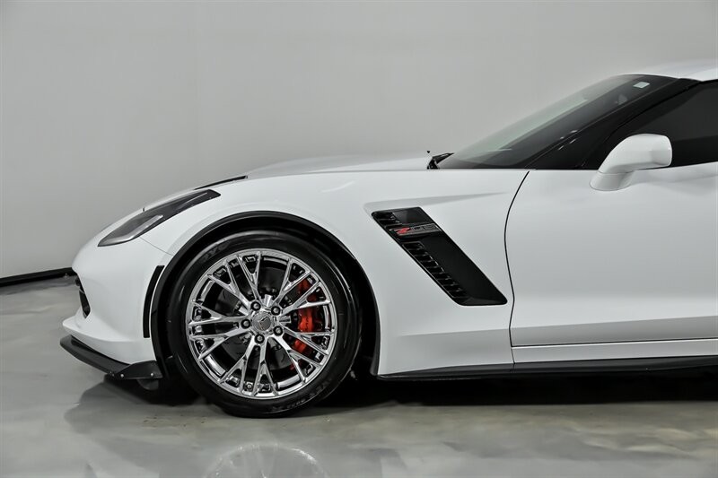 2016 Arctic White Chevrolet Corvette   | C7 Corvette Photo 7