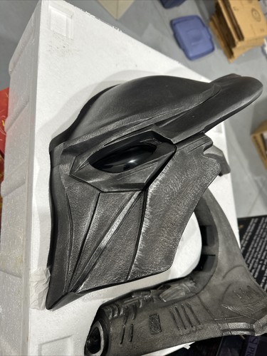 Predators The Falconer Mask Prop Replica Sideshow Collectibles (H475) - Picture 7 of 8