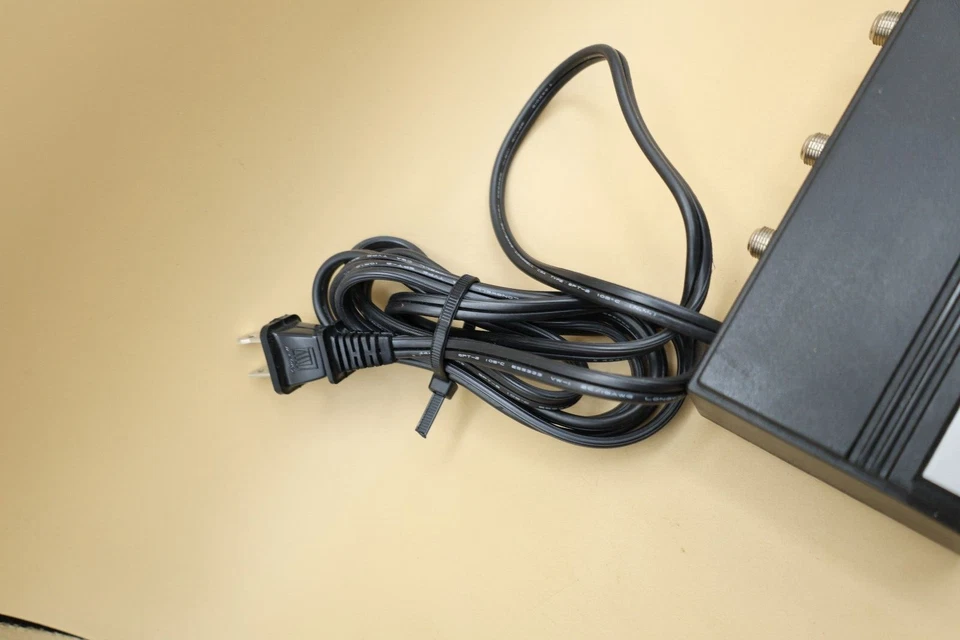 Channel Master Model 0764 35 Channel Block Converter with fine tuning - Image 4 of 4