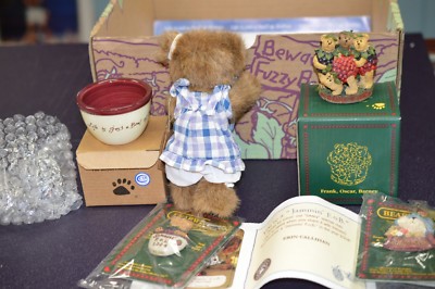 BOYDS-BEARS  JAMMIN F-O-B  BOXED-SET 2004 W/ BEAR, 2 PINS BOWL & STATUE