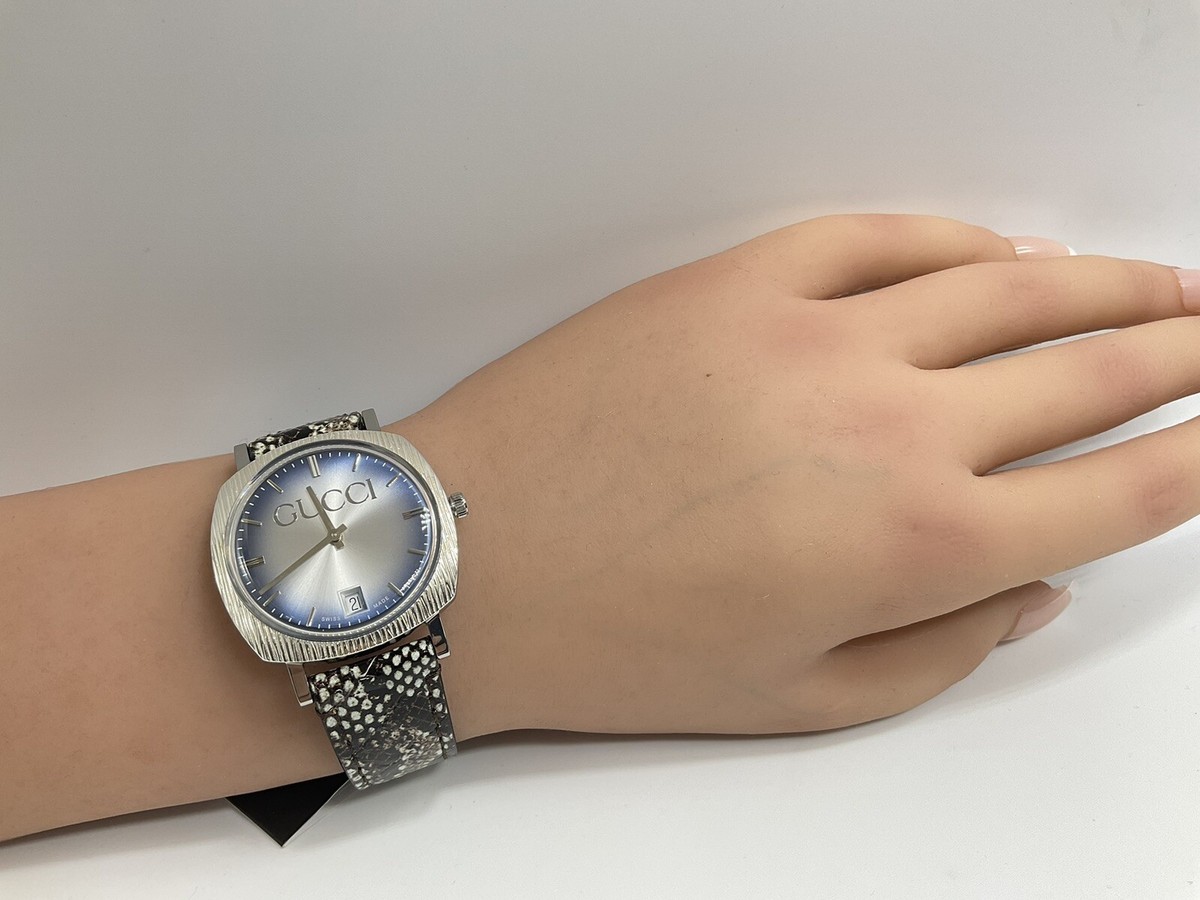 【関税込/国内発送】Gucci 腕時計 YA152401 35mm 日本未入荷 GUCCI Light 35MM SS Blue/Silver Dial Leather Unisex Watch