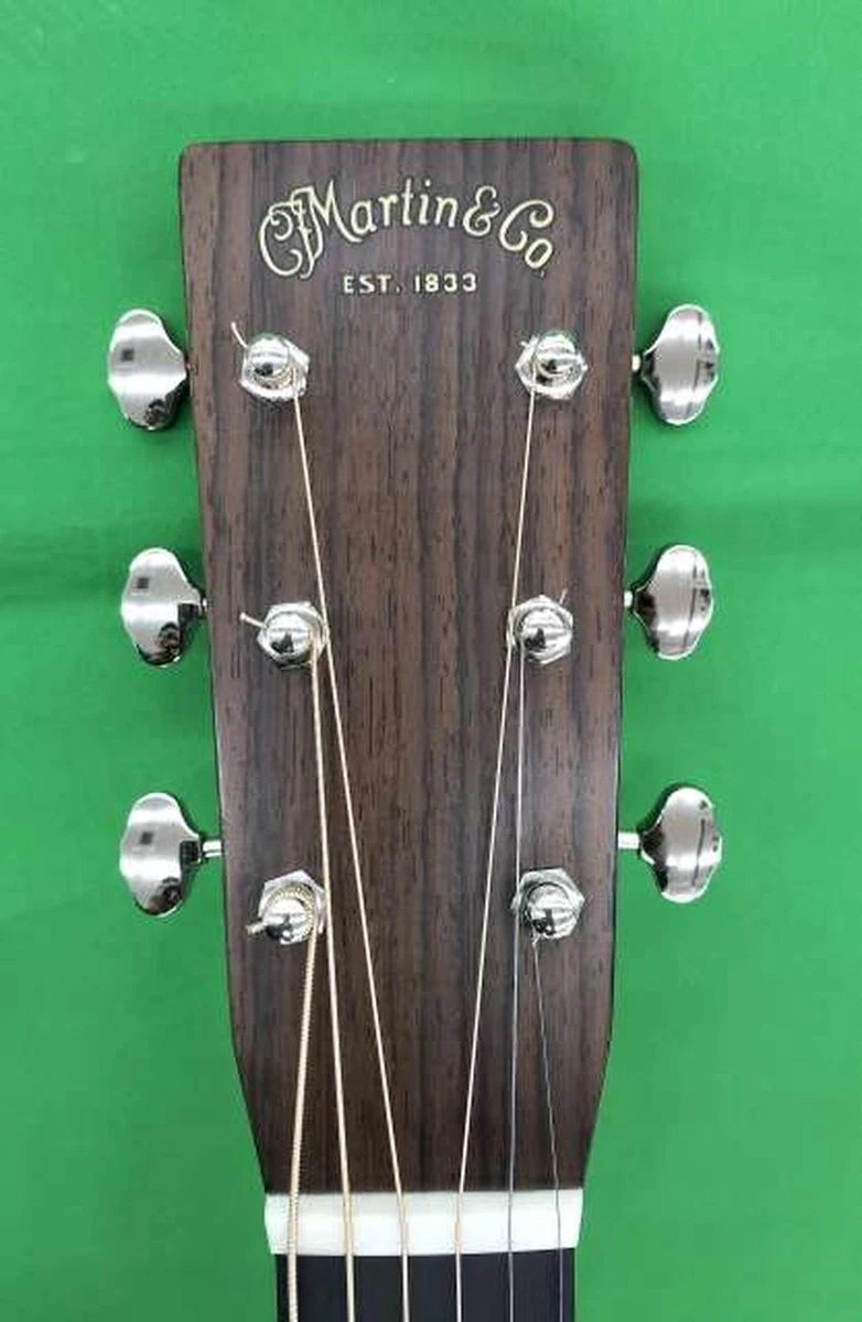 Martin D-28 Standard 2018 Dreadnought Akustikgitarre Versand aus Japan