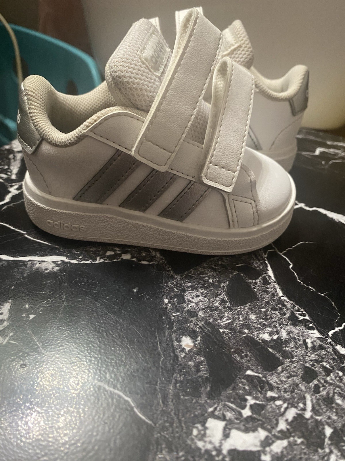 Toddler Girl's Size 4 White Gw6526