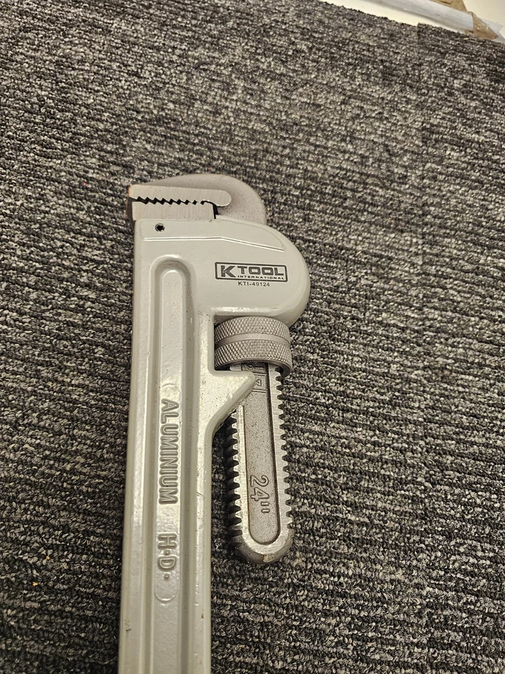 K Tool KTI-49124 24" Aluminum Pipe Wrench with 3-1/2" Jaw Capacity - Image 4 of 4