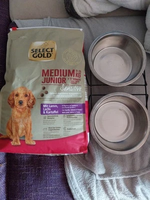 4 KG Select Gold Trockenfutter Junior + 2 Futter/Nass Schalen - Bild 1 von 4