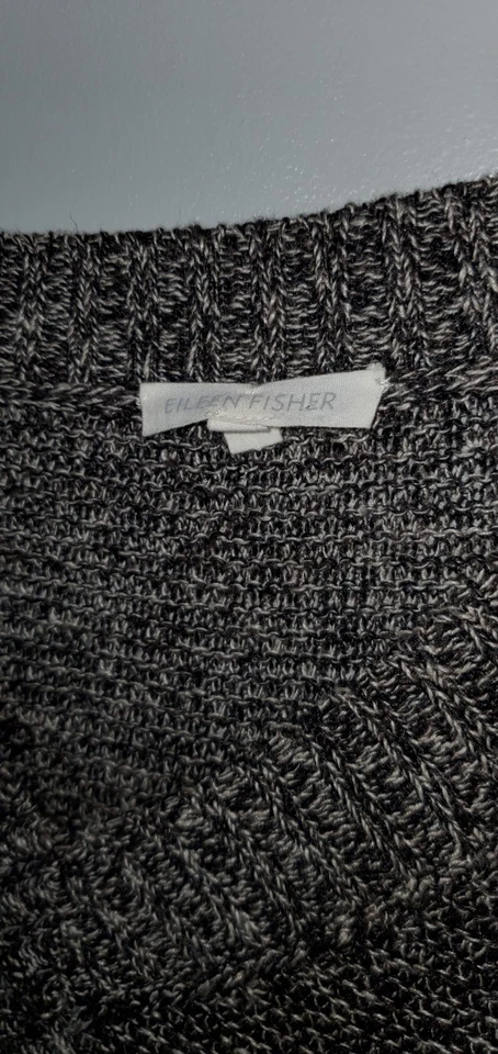 Eileen Fisher Suéter Grande Cuello en V jaspeado Negro Blanco roto Usado en Excelente Condición Foto 2 de 4