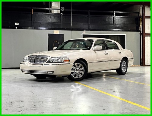 2003 Lincoln Town Car CARTIER - CLEAN CARFAX - 2 OWNER - SOUTHERN CAR