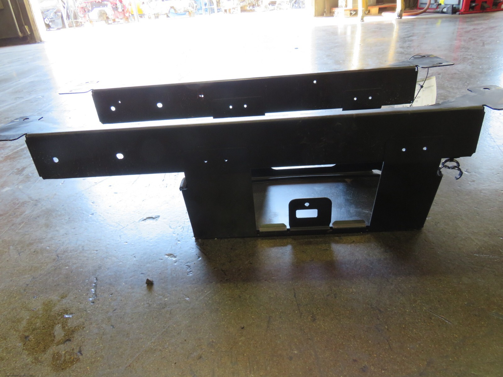 Maserati Granturismo, Battery Tray Bracket, Used, P/N 229262