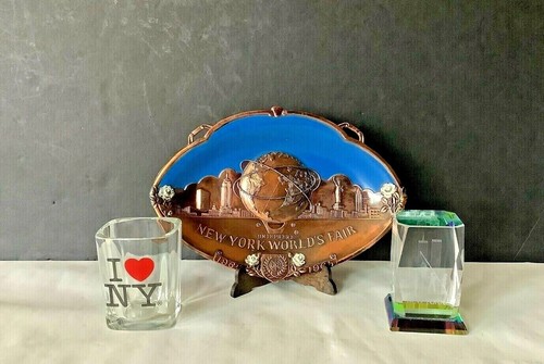 Lot 3 Vintage New York Fair Plaque, Crystal Paper Weight & Shot glass Souvenirs - Picture 10 of 11